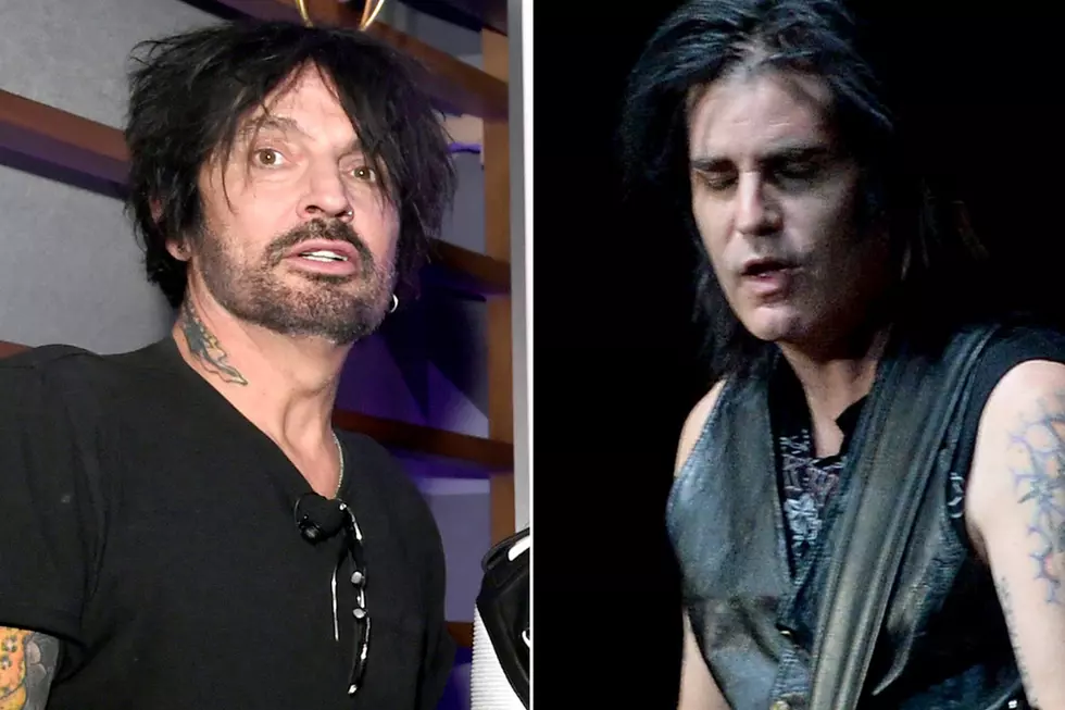 Why Motley Crue's Tommy Lee Handed Warrant a Plate of His S---