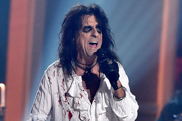 Alice Cooper Says He ‘Lost 15 Pounds’ Due to COVID-19