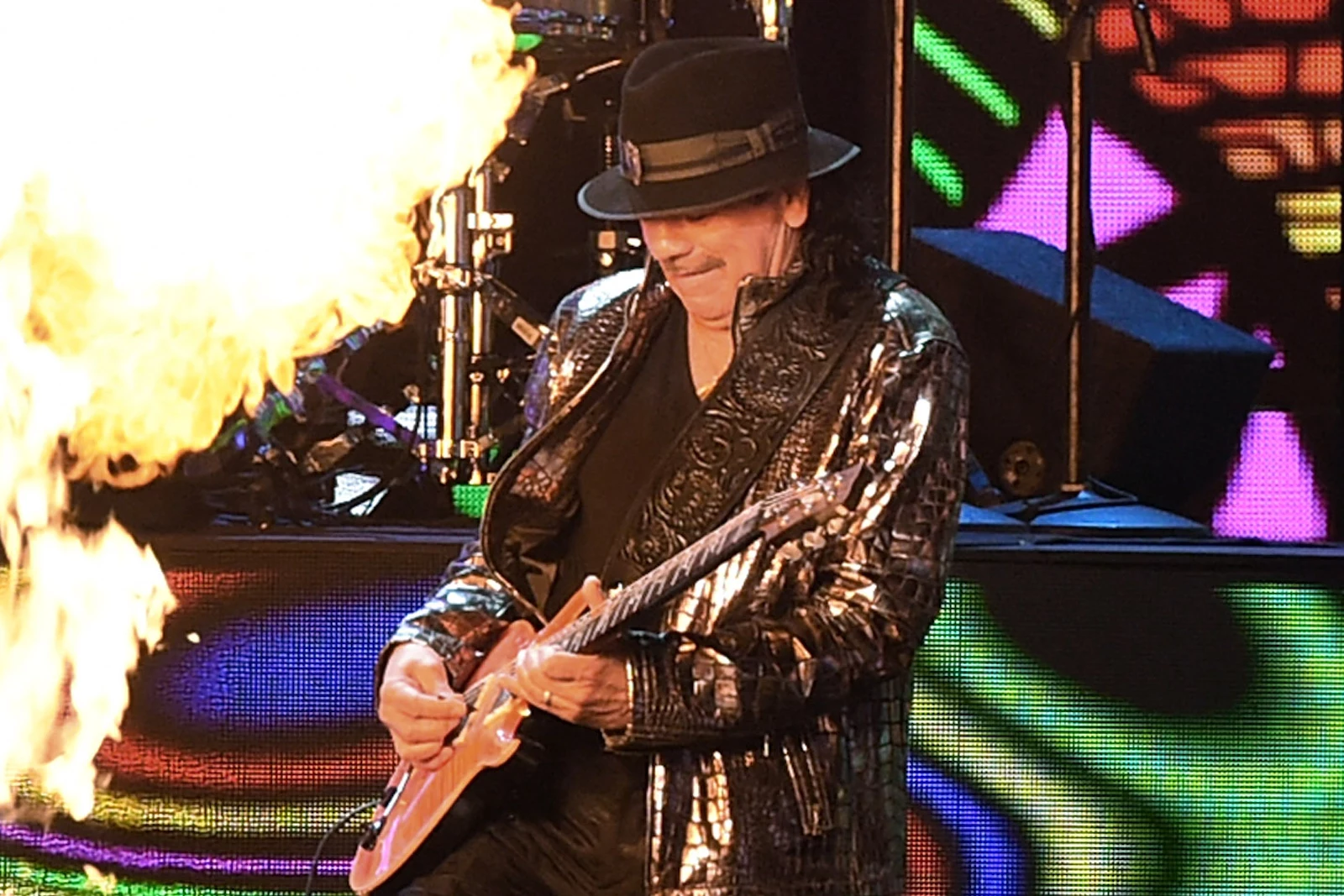 Carlos Santana Returning To Las Vegas In 2021; Tour With Earth, Wind & Fire  Planned For 2022 - Pollstar News