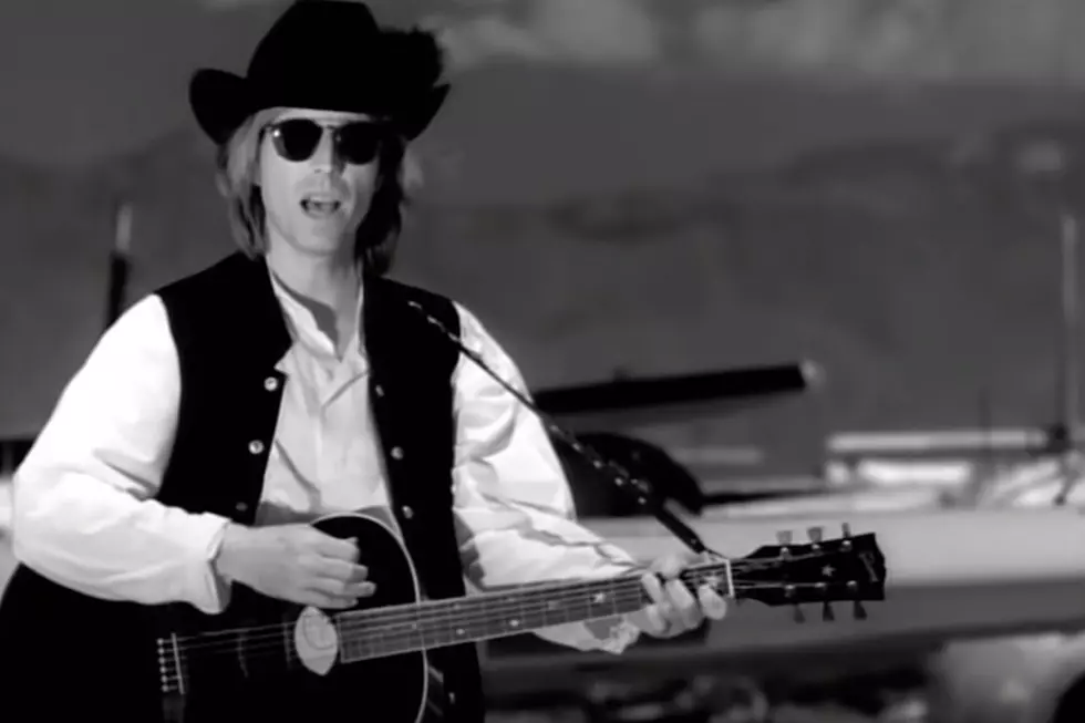 How Tom Petty&#8217;s &#8216;Learning to Fly&#8217; Became a Quiet Redemption Song