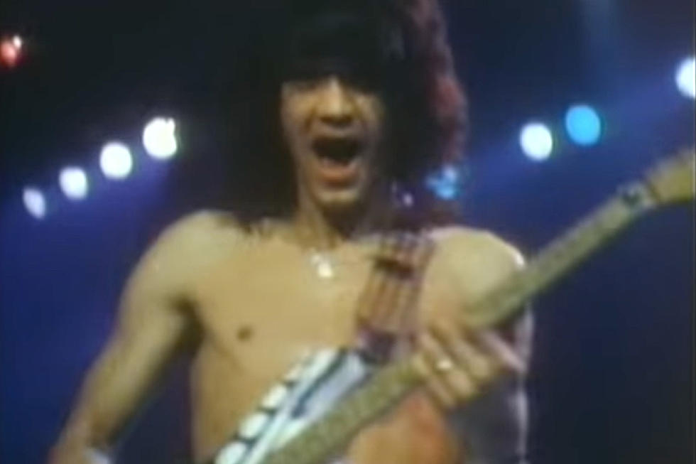 40 Years Ago: How Van Halen&#8217;s &#8216;Unchained&#8217; Used Two Secret Weapons