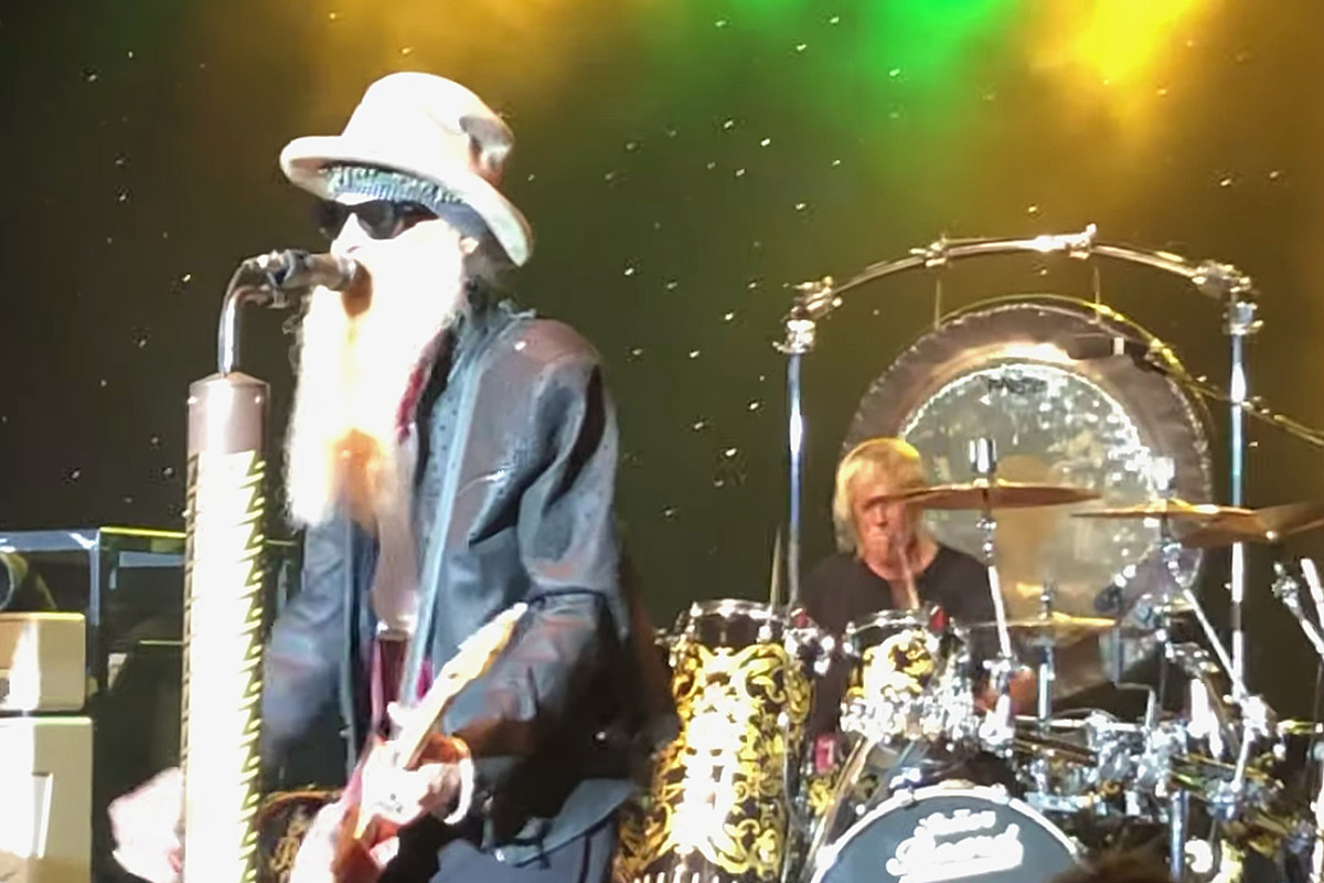 Watch: ZZ Top Play First Show Since Dusty Hill's Death - Ultimate Classic Rock