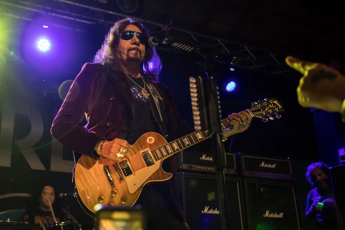 Ace Frehley Launches Fall Tour With Alice Cooper: Set List, Video