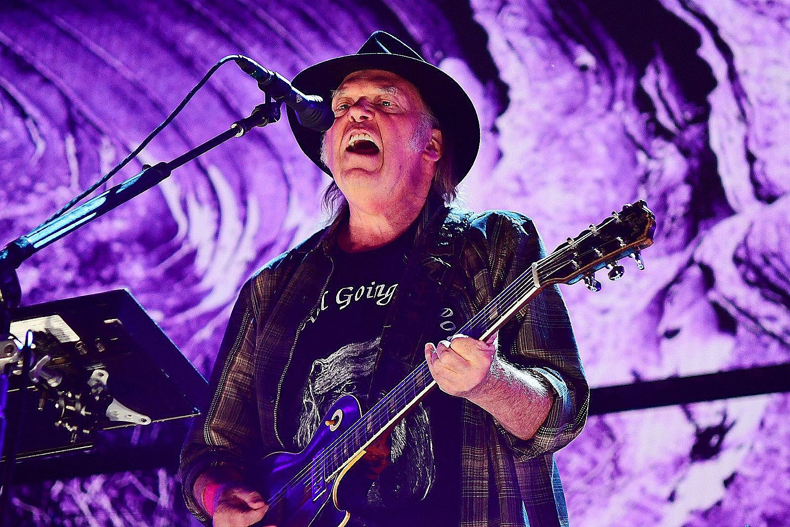 Neil Young Releases ‘Lost’ Album ‘Summer Songs’