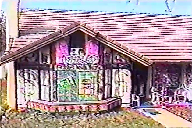 When Alice Cooper Saved a Fan’s Home Painted in His Honor