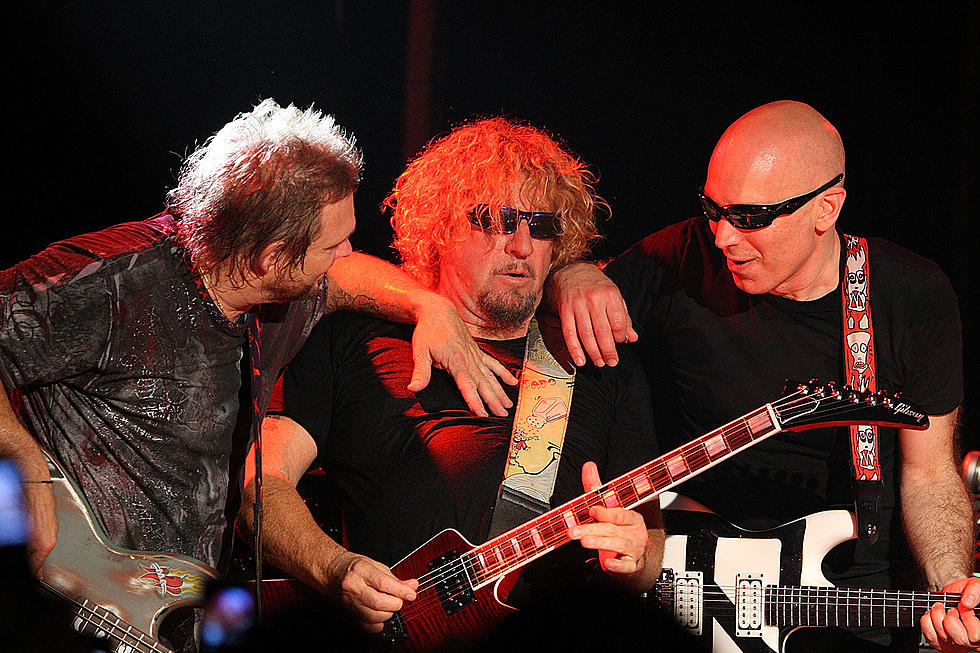 Joe Satriani: Chickenfoot Is a ‘Band of Separate People’