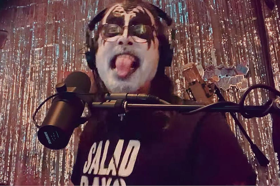 Watch Dave Grohl Cover Kiss&#8217; &#8216;Rock and Roll All Nite&#8217;