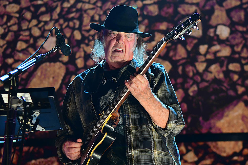 Neil Young &#8216;Already Planning&#8217; Follow-Up to New LP &#8216;Barn&#8217;
