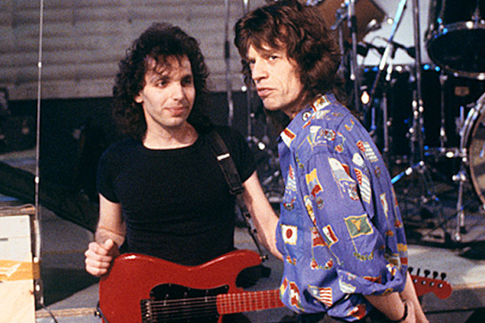 Joe Satriani Recalls ‘Amazing’ Small Bar Gigs With Mick Jagger
