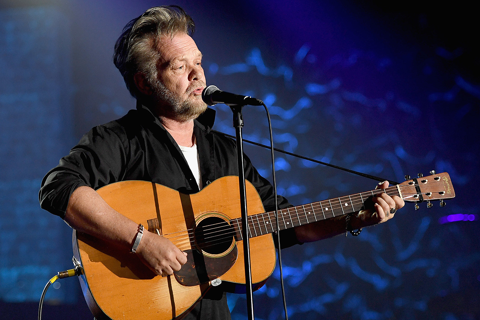 John Mellencamp Likes the Effect Smoking Has Had on His Voice