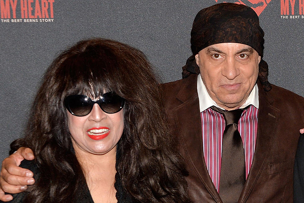 How Ronnie Spector Saved the E Street Band From Breaking Up