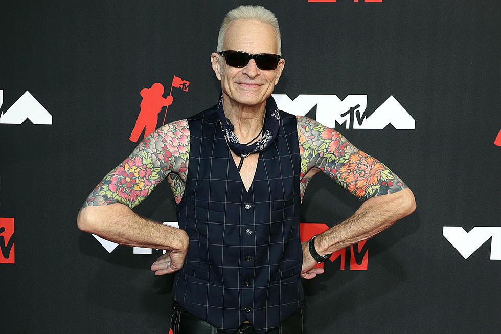 David Lee Roth Releases New Song &#8216;Pointing at the Moon&#8217;