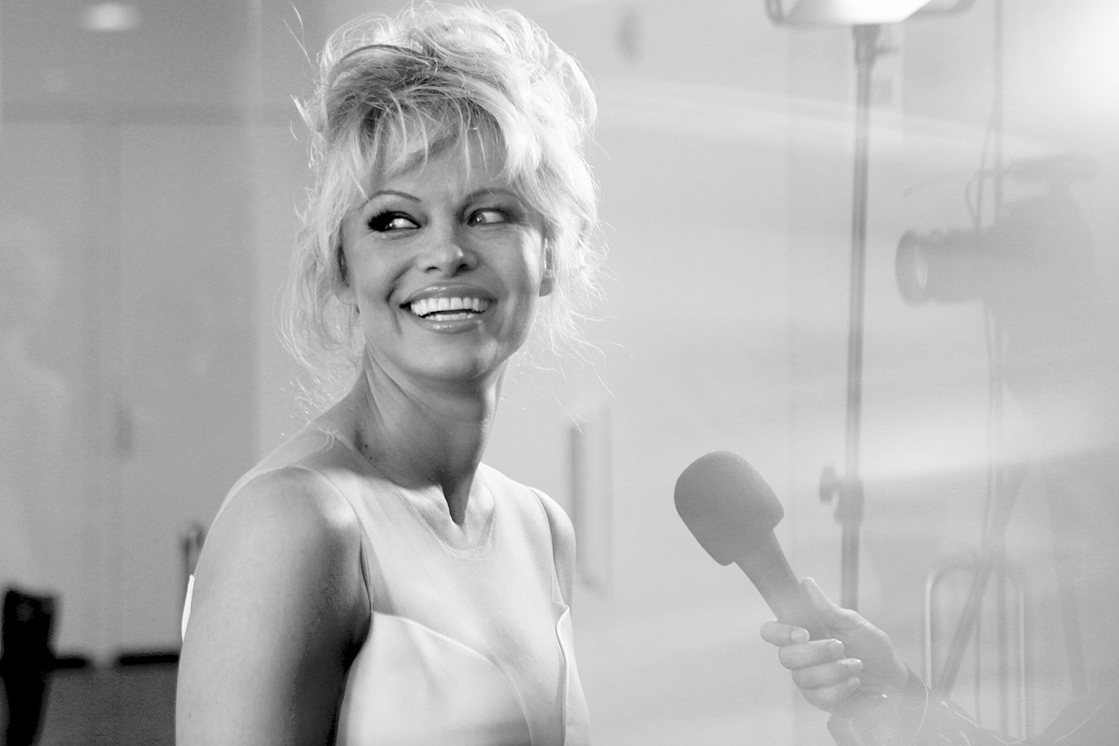 Pamela anderson spreading pussy - Real Naked Girls