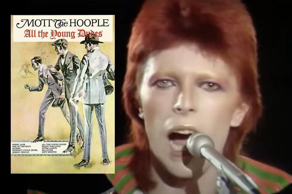 50 Years Ago: David Bowie Gives &#8216;All the Young Dudes&#8217; to Mott the Hoople