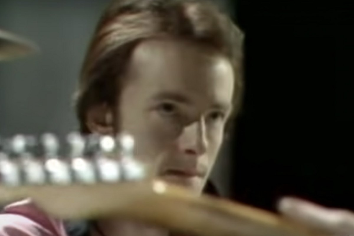 Topper Headon 40 Years Ago: The Clash Fire Topper Headon Amid Downward Spiral