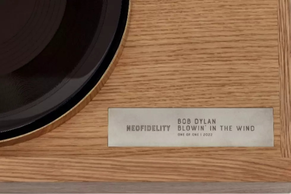 Bob Dylan&#8217;s Rerecorded &#8216;Blowin&#8217; in the Wind&#8217; Heading to Auction