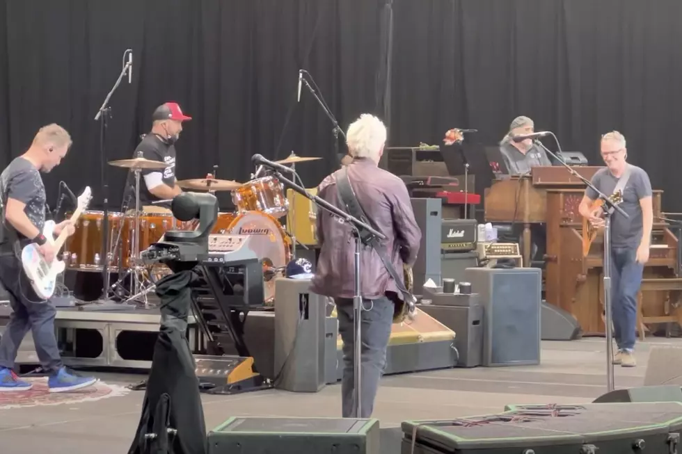Josh Klinghoffer and Fan Fill in on Drums at Pearl Jam Concert