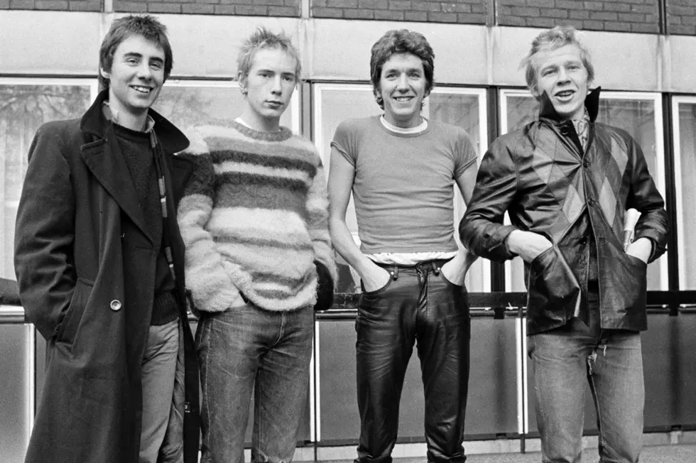 Steve Jones Believes Sex Pistols Were  'Meant to Implode'