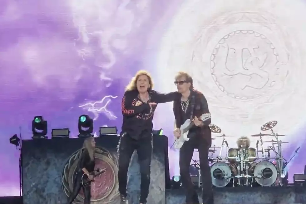 Watch Steve Vai Join Whitesnake Onstage for &#8216;Still of the Night&#8217;