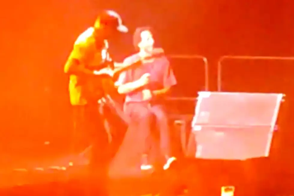 Zack de la Rocha Injures Leg During Rage Against the Machine Show