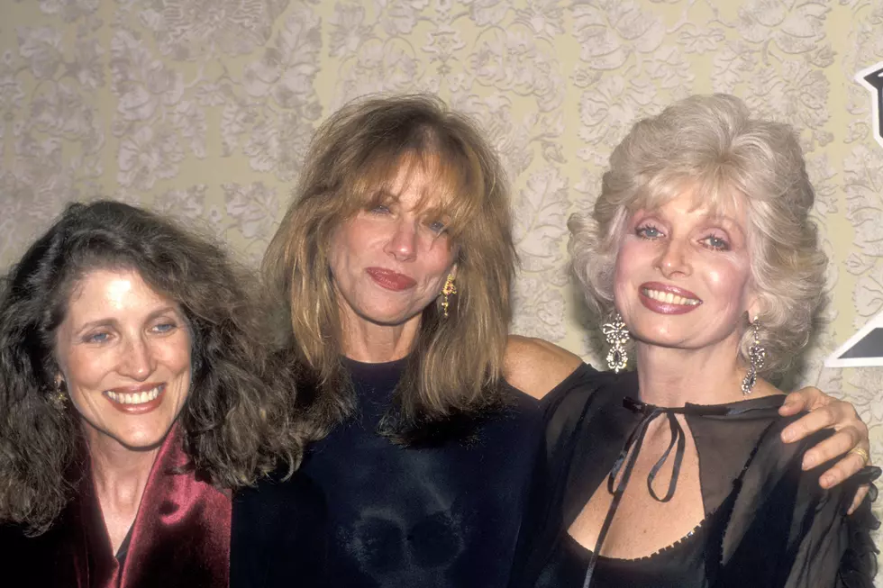 Carly Simon Loses Both Sisters to Cancer One Day Apart