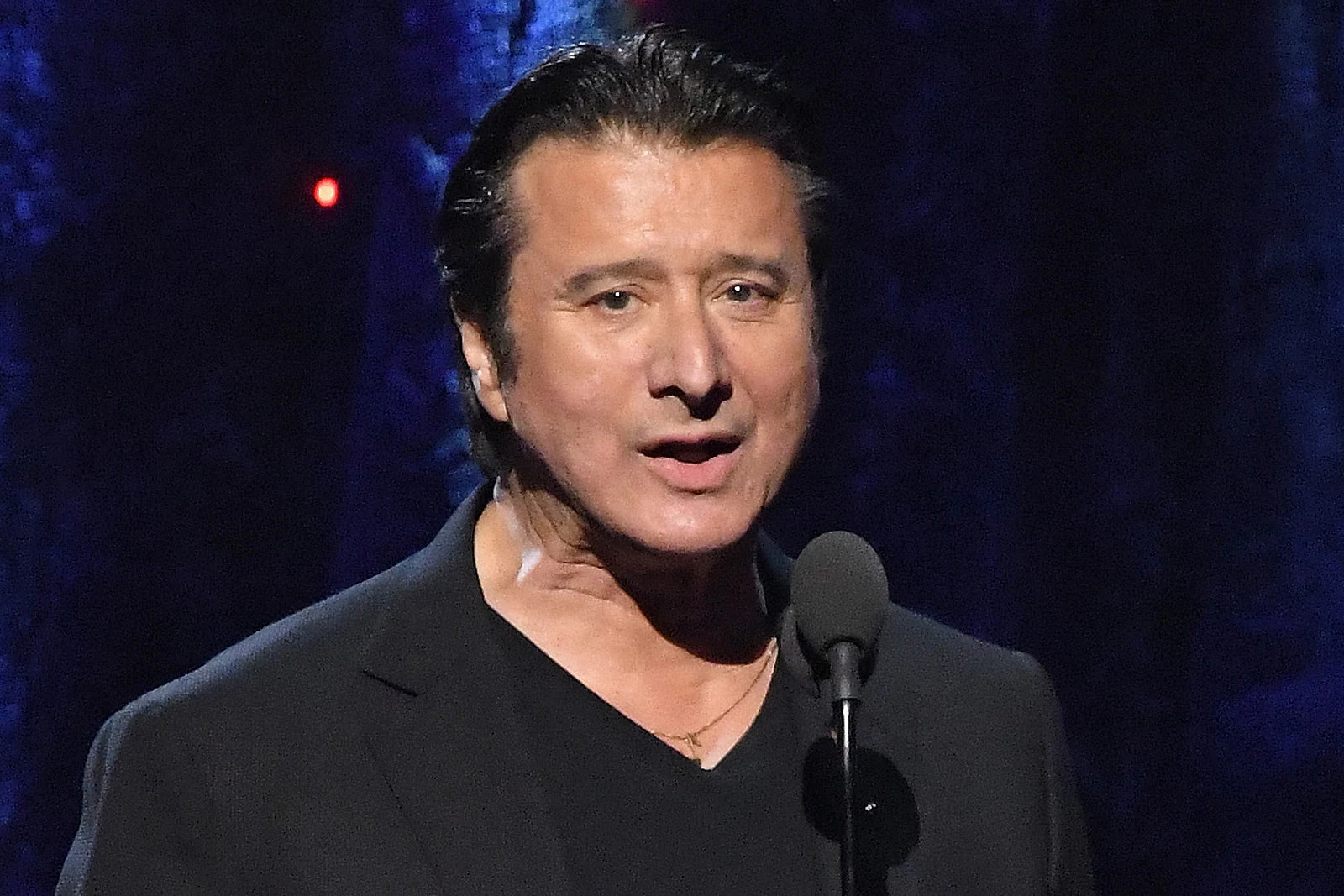 Watch: Steve Perry Previews New Holiday Song ‘Maybe This Year’