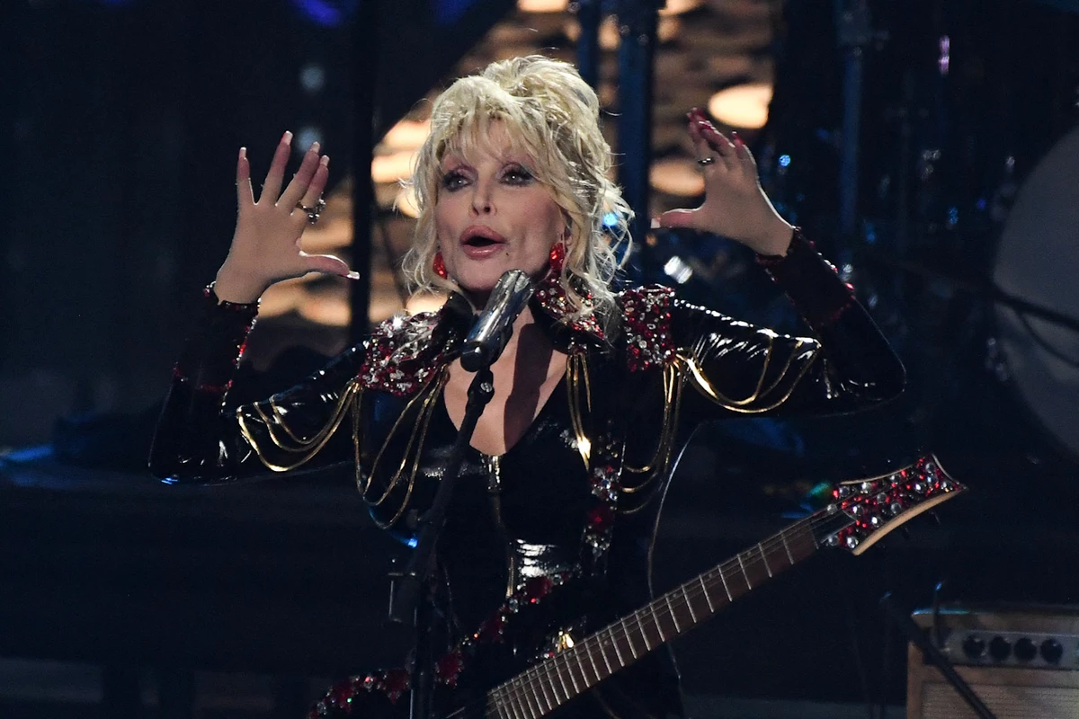 Dolly Parton Performs New Original Song at Rock Hall Induction