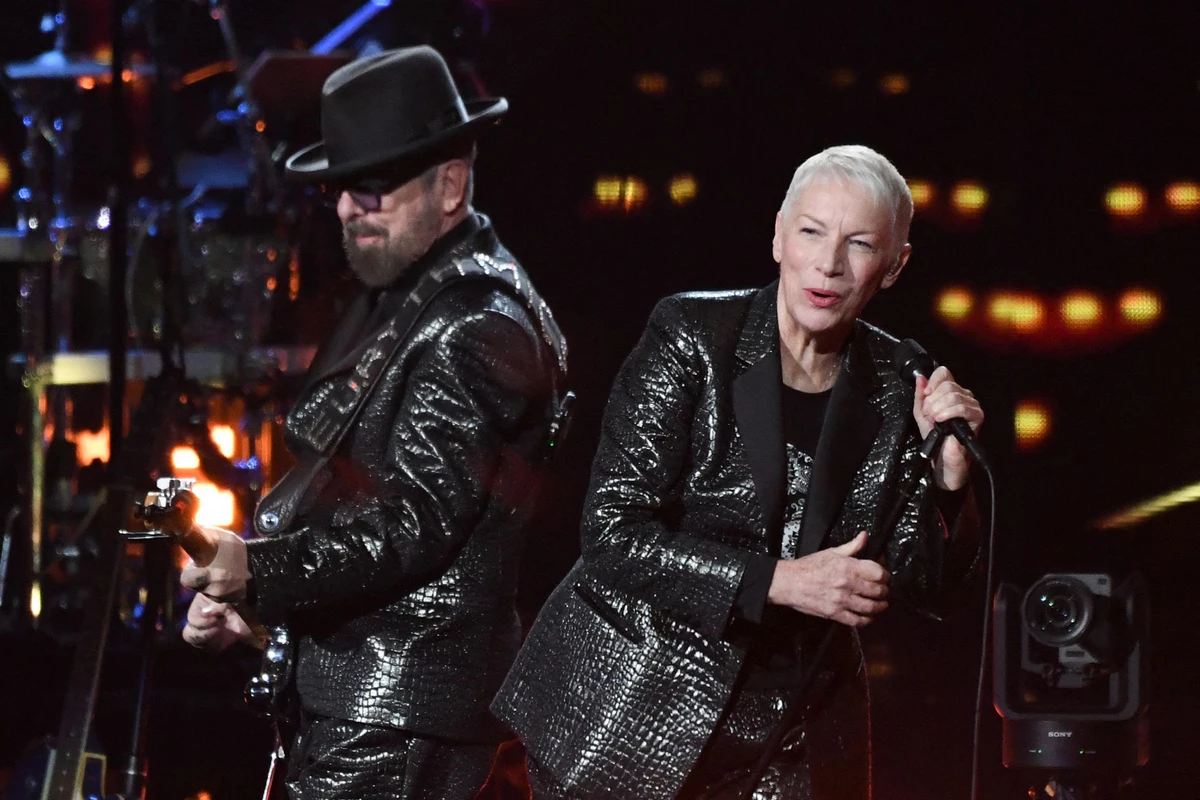 Rock Hall 2022: Watch Eurythmics Perform “Sweet Dreams (Are Made