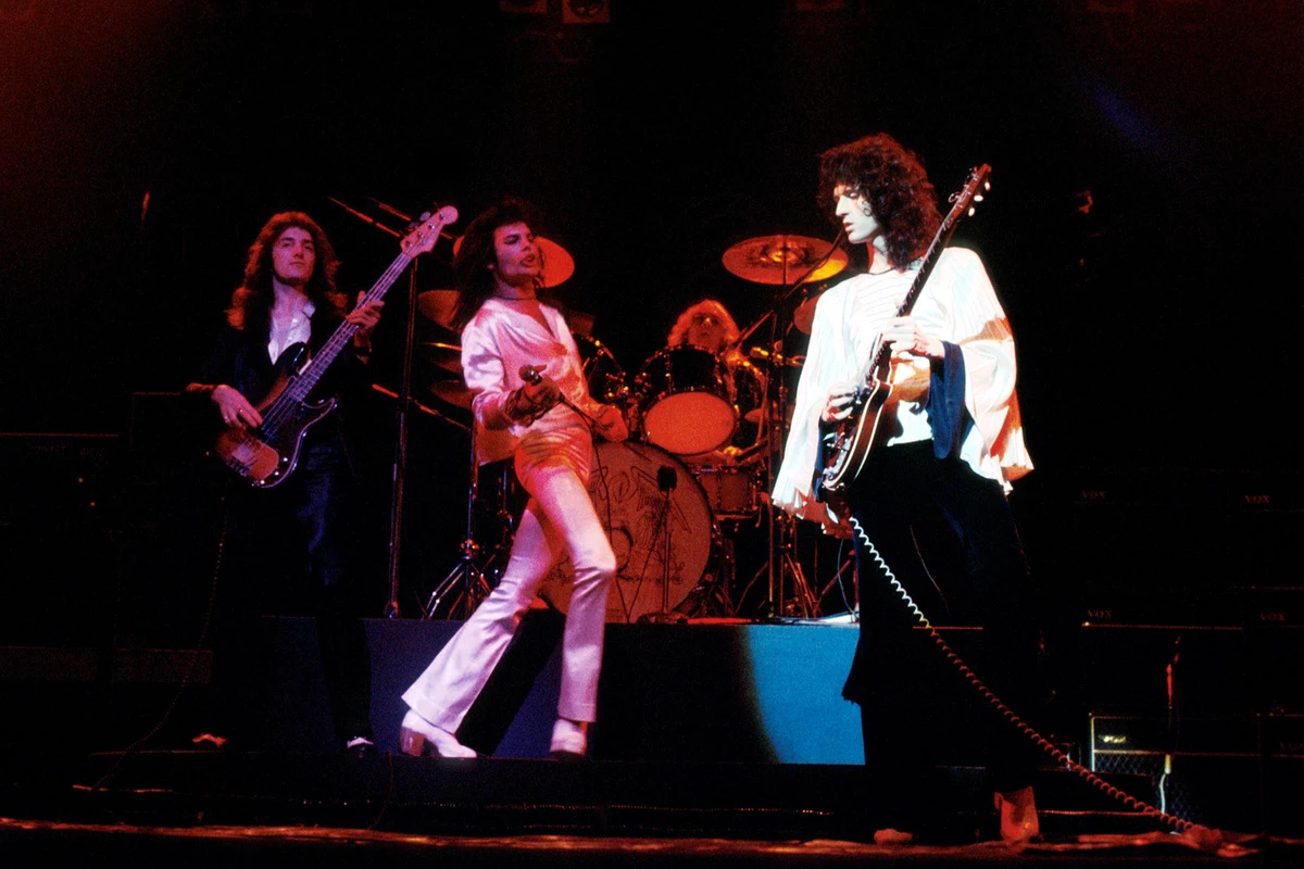 Песня am queen. Queen 1974. Queen 1975. Концерт Квин 1974. Queen Band 1985.
