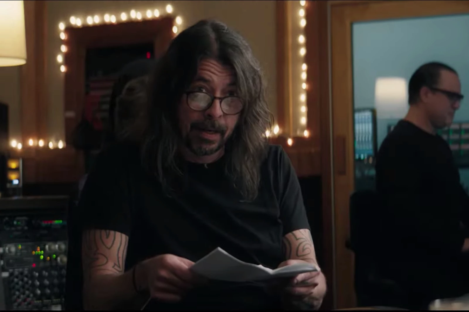Dave Grohl to Star in Crown Royal Super Bowl Commercial DRGNews