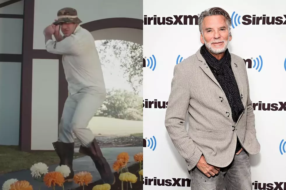 Kenny Loggins Soundtracks 'Caddyshack'-Themed Super Bowl Beer Ad