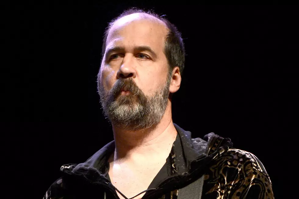 Krist Novoselic&#8217;s Safety-First TV-Throwing Stunt