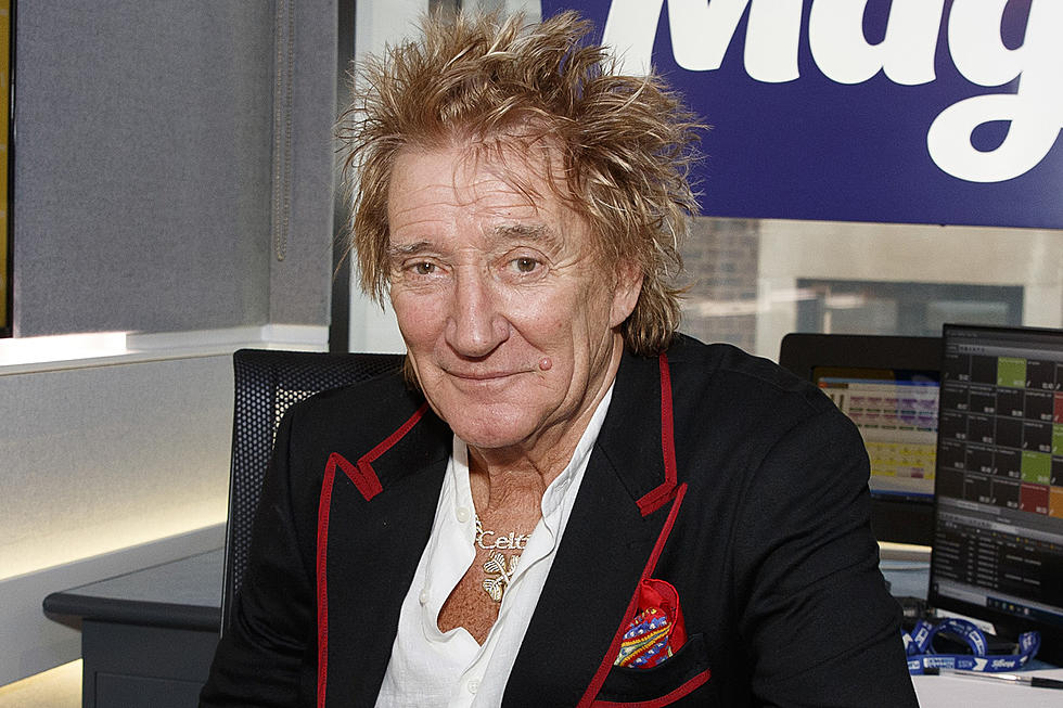 Rod Stewart keeps promise to pay people’s medical bills