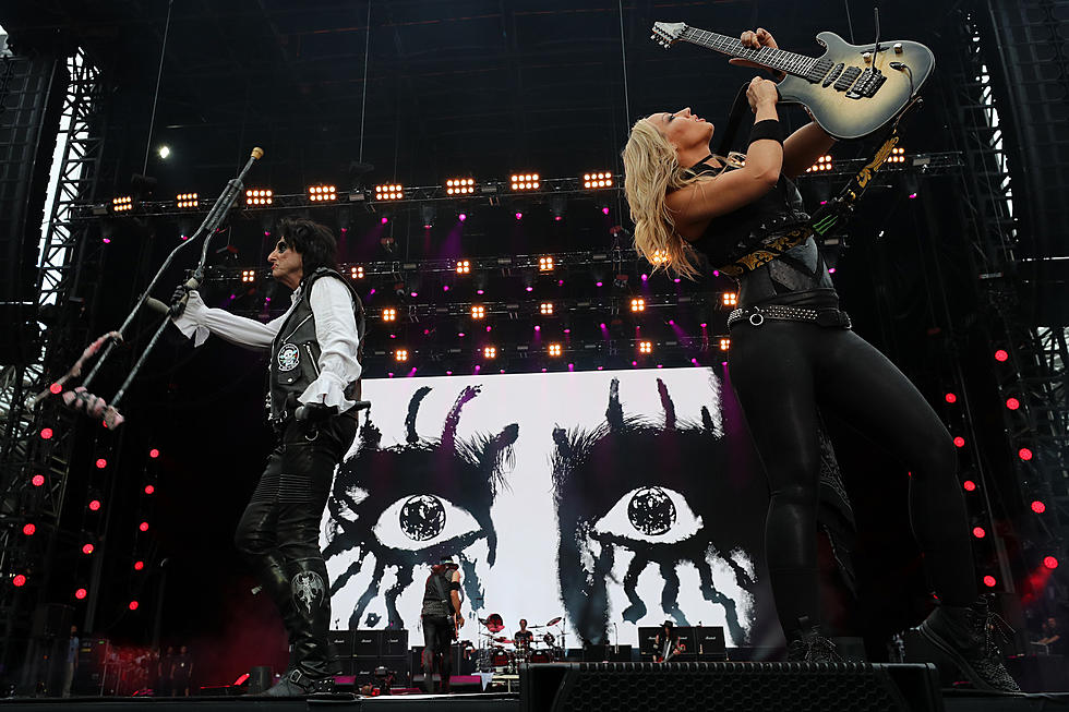 Nita Strauss Rejoins Alice Cooper