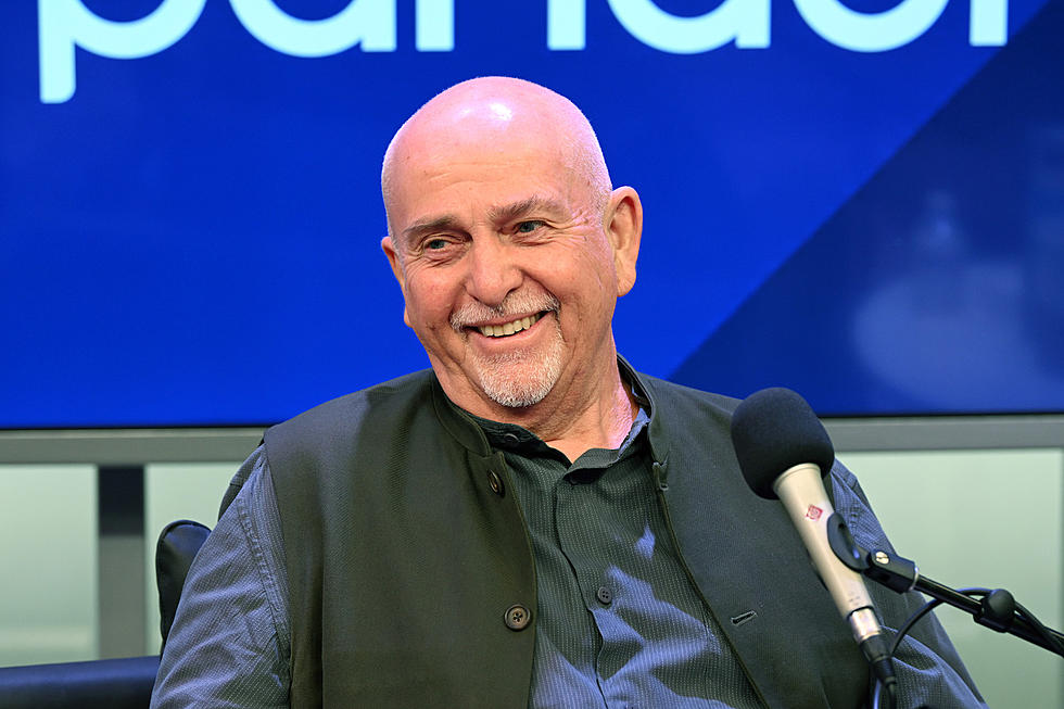 Peter Gabriel Doesn't Miss Band