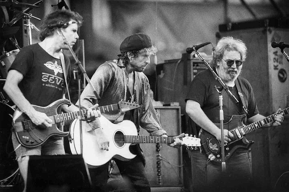 Listen to Bob Dylan Cover the Grateful Dead&#8217;s &#8216;Truckin&#8221; Onstage