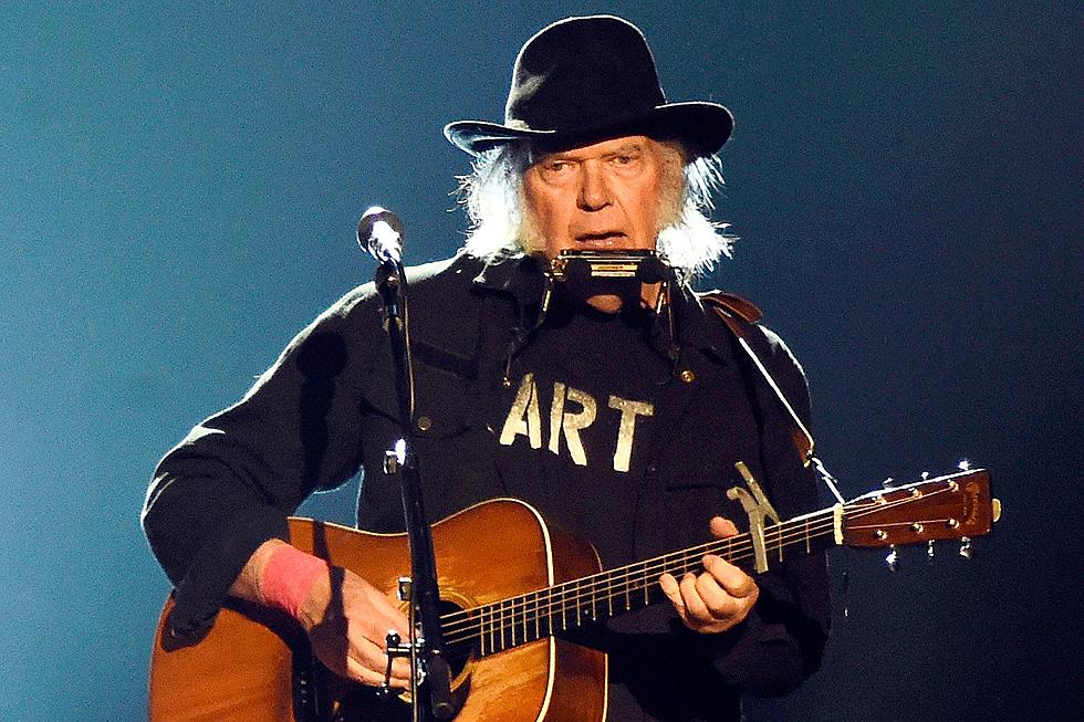 Illness Forces Neil Young to Take ‘Big Unplanned Break’ From Tour