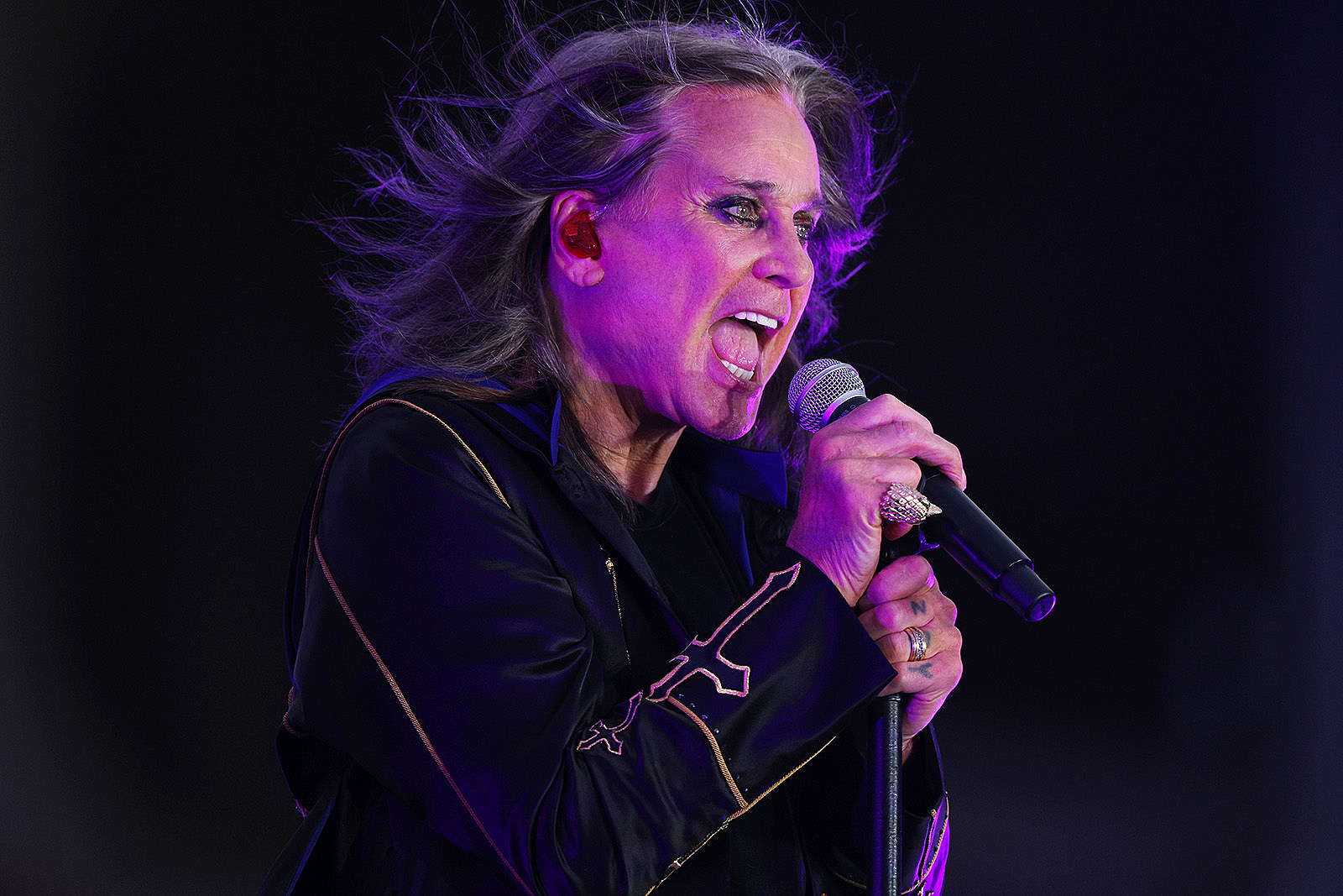 Watch: OZZY OSBOURNE Kicks Off NFL Season With Halftime Show At SoFi  Stadium In Los Angeles 