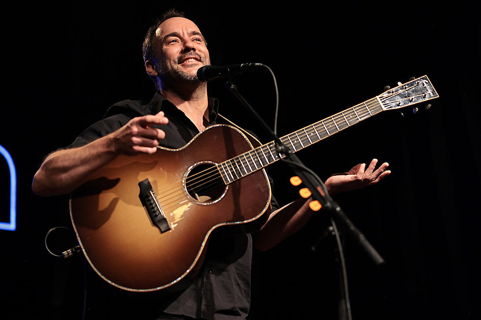 Dave Matthews Plays Intimate Solo Gig in New York City: Photos, Set List