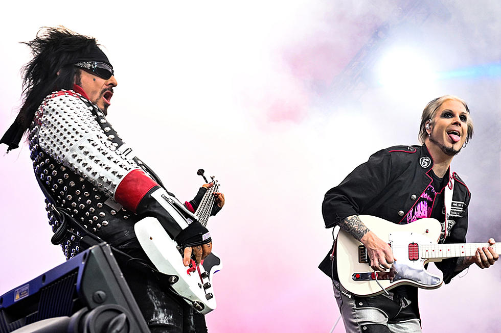 Is Motley Crue Teasing a New Song Named &#8216;Dogs of War&#8217;?