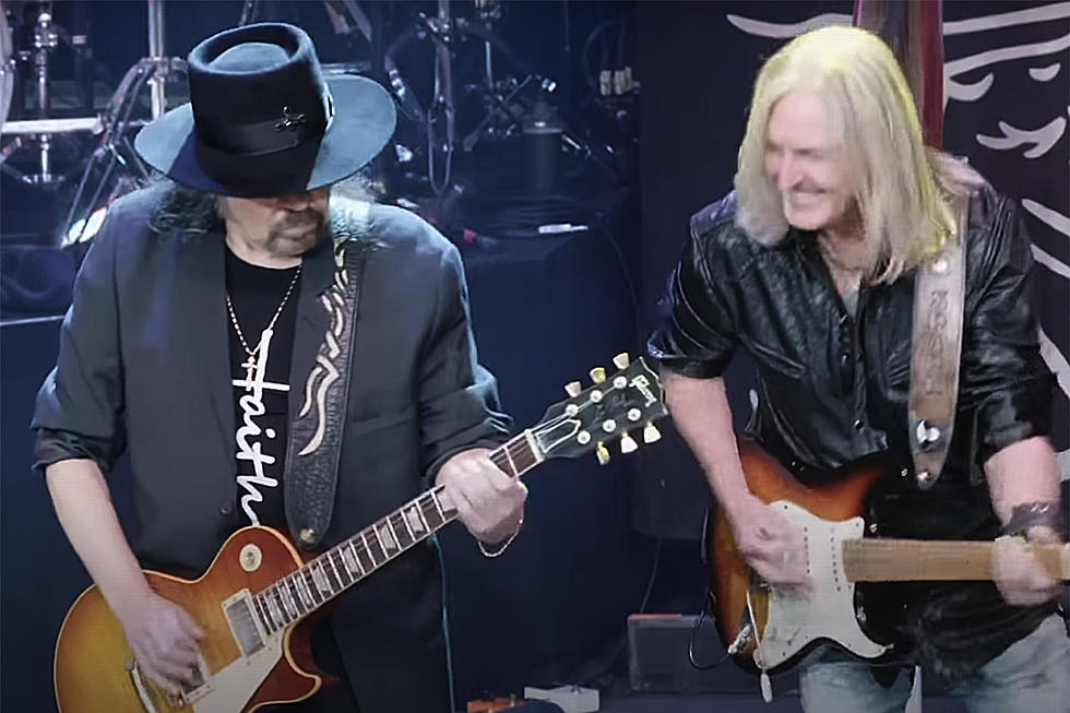 Watch Gary Rossington’s Last Performance of ‘Gimme Three Steps’
