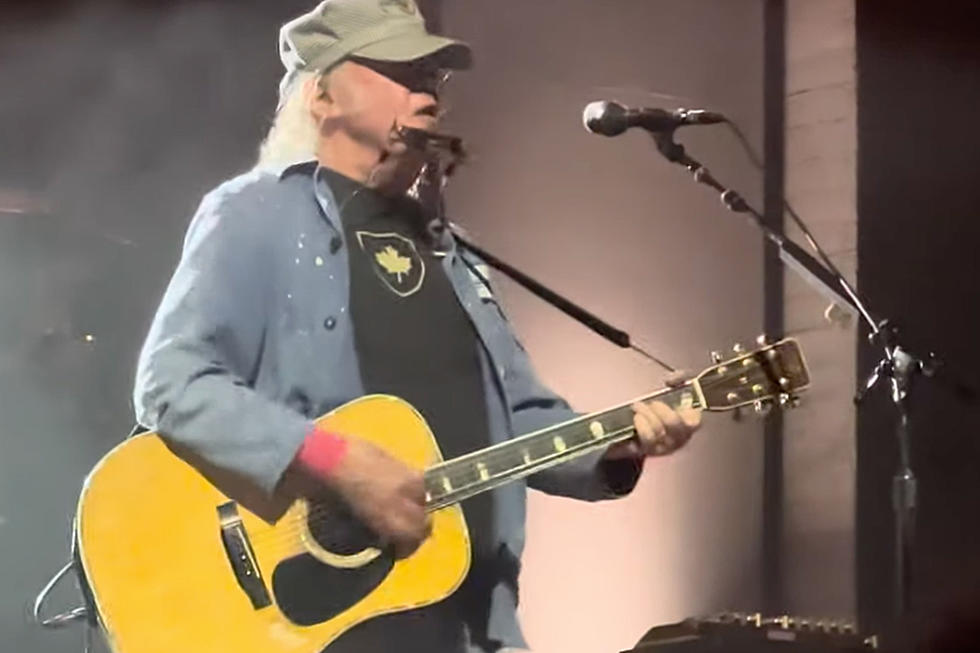 Neil Young Kicks Off New Tour