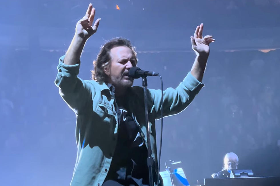 Pearl Jam Launches 2023 Tour: Videos, Set List