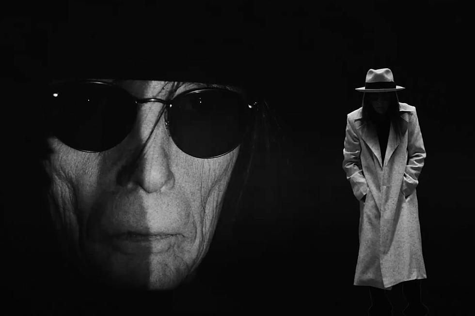 Listen to Mick Mars’ New Solo Single ‘Right Side of Wrong’