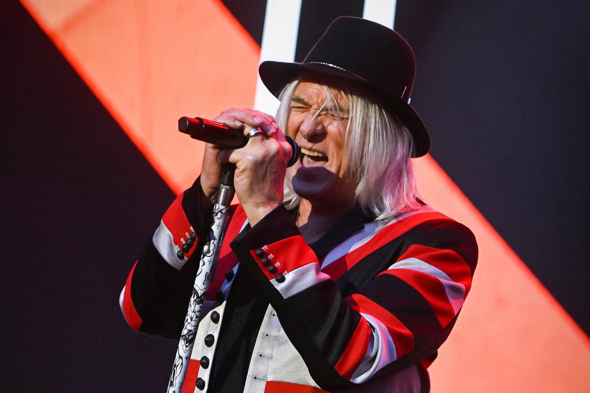 Joe Elliott Defends Def Leppard’s Concerts: ‘We Don’t Use Tapes’ Joe Elliott Defends Def Leppard’s Concerts: ‘We Don’t Use Tapes’