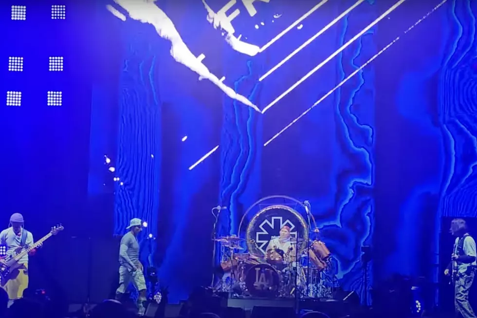 Red Hot Chili Peppers Launch North American Tour: Set List, Video