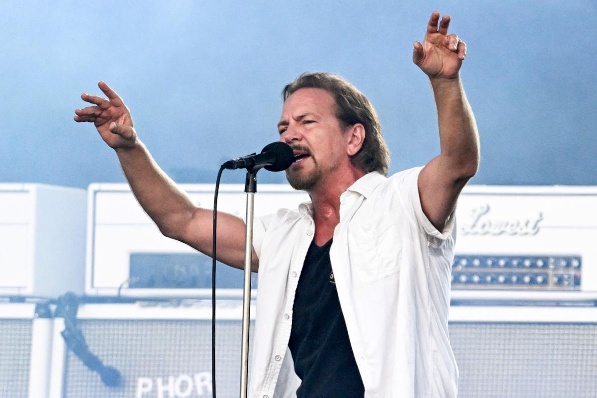 Pearl Jam Announces First Concert Since Drummer's Departure