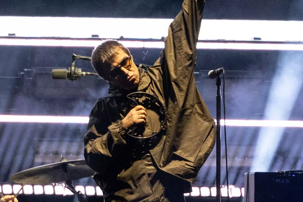 Oasis Finally Conquers America: Chicago Show Review and Set List