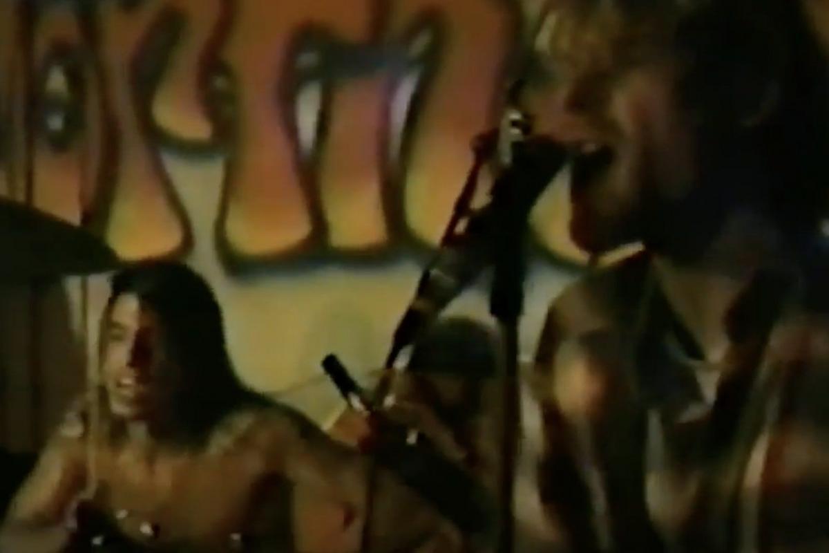 35 Years Ago: Dave Grohl Plays His First Show With Nirvana