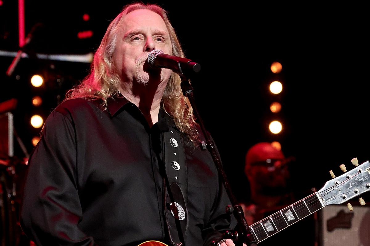 Warren Haynes Announces 2026 Solo Tour Dates